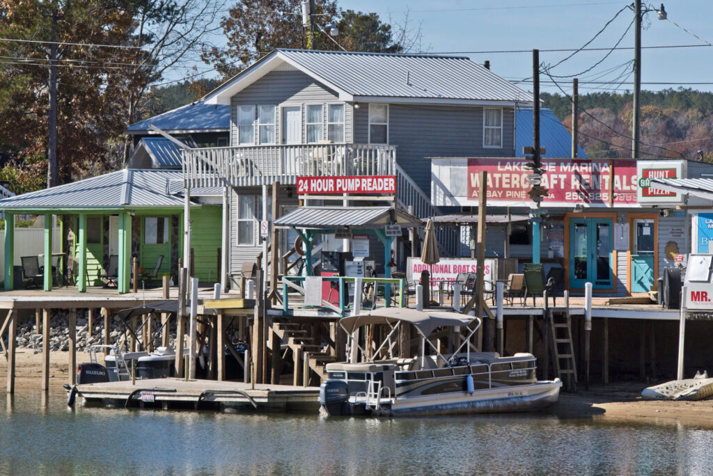 lakeside marina at bay pines