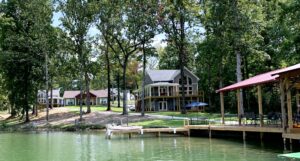 houses by lake