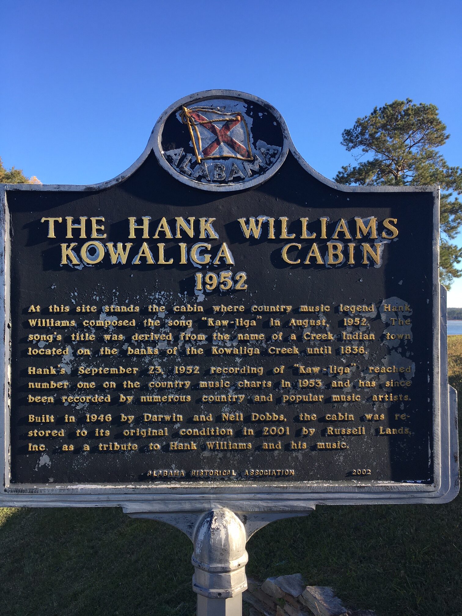 hank williams cabin sign