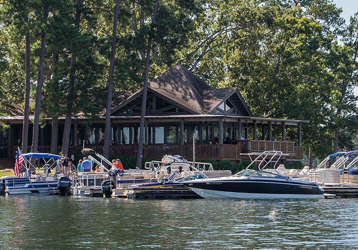 A waterfront restaurant, with boats docked outside